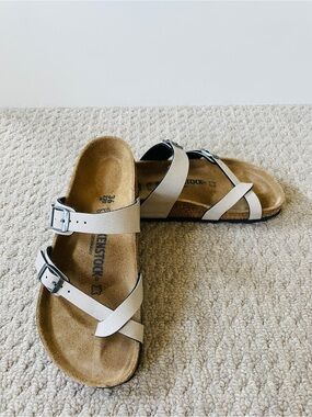 Birkenstock Off-White Leather Buckle Slide Sandals